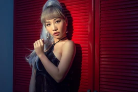 Hình ảnh mới của Hằng Bingboong trong MV mới. (Ảnh: POPS) 