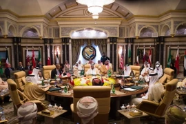 Tổng thống Mỹ Barack Obama (giữa, trái), Quốc vương Saudi Salman (giữa) và lãnh đạo các nước GCC tại hội nghị. (Nguồn: AFP/TTXVN)