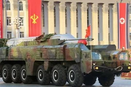 Tên lửa đạn đạo tầm trung Musudan tham gia cuộc duyệt binh tại Bình Nhưỡng tháng 10/2015. (Nguồn: Kyodo/TTXVN)