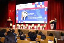 Thứ trưởng Thường trực Bộ Ngoại giao Bùi Thanh Sơn phát biểu khai mạc. (Ảnh: Văn Điệp/TTXVN)