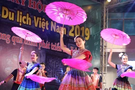 Tiết mục văn nghệ đặc sắc trong lễ khai mạc. 