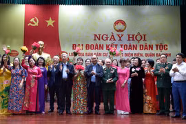 Thủ tướng Nguyễn Xuân Phúc và các đại biểu. (Ảnh: Thống Nhất/TTXVN)