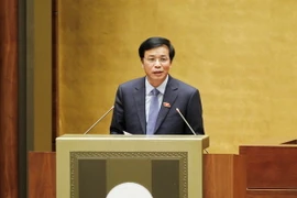 Tổng Thư ký Quốc hội, Chủ nhiệm Văn phòng Quốc hội Nguyễn Hạnh Phúc trình bày Tờ trình về dự kiến Chương trình giám sát của Quốc hội năm 2019. (Ảnh: Lâm Khánh/TTXVN)