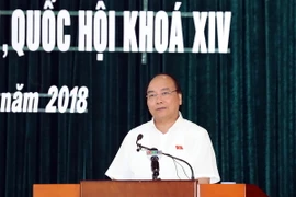 Thủ tướng Nguyễn Xuân Phúc phát biểu tại buổi tiếp xúc cử tri huyện Tiên Lãng (Hải Phòng). (Ảnh: Thống Nhất/TTXVN)