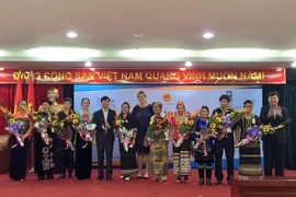 Trao giải cho các sáng kiến giảm nghèo xuất sắc. (Ảnh: UNDP)