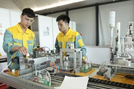 Thí sinh Việt Nam tham dự Kỳ thi Tay nghề ASEAN. (Ảnh minh họa: Anh Tuấn/TTXVN)