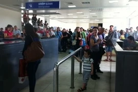 Du khách Nga nhập cảnh tại sân bay Cam Ranh, Khánh Hòa. (Ảnh: Ánh Dương/Vietnam+)