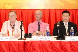 Đoàn Chủ tịch tại Hội thảo. (Ảnh: V.N/Vietnam+)