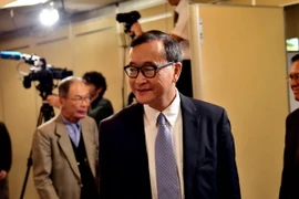 Ông Sam Rainsy tại một cuộc họp báo ở thủ đô Tokyo của Nhật Bản ngày 10/11. (Nguồn: AFP/TTXVN)