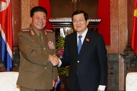 Chủ tịch nước Trương Tấn Sang tiếp Đại tướng Pak Yong Sik. (Ảnh: Nguyễn Khang/TTXVN)