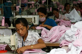 May mặc xuất khẩu tại Campuchia. (Nguồn: khmertimeskh.com)