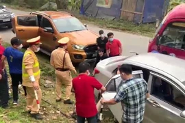 Toàn cảnh hiện trường bắt giữ 2 đối tượng vận chuyển 14 bánh heroin. (Ảnh: TTXVN phát)