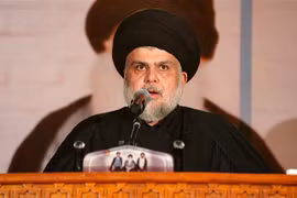 Giáo sỹ Moqtada Sadr theo dòng Shiite phát biểu tại một sự kiện ở thành phố Najaf, Iraq, ngày 3/6/2022. (Ảnh: AFP/TTXVN)