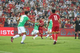 Các cầu thủ U23 Indonesia thi đấu quyết liệt trong trận gặp U23 Việt Nam nhưng vẫn để thua 0-3. (Ảnh: Hoàng Linh/TXVN)