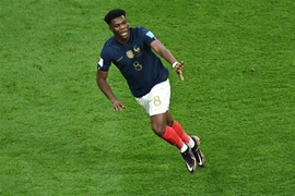 Tiền vệ Pháp Aurelien Tchouameni ăn mừng bàn thắng mở tỷ số trước tuyển Anh trong trận tứ kết World Cup 2022 ngày 10/12/2022. (Ảnh: AFP/TTXVN)