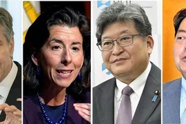 Từ trái qua: Ngoại trưởng Mỹ Antony Blinken, Bộ trưởng Thương mại Mỹ Gina Raimondo, Bộ trưởng Kinh tế, Thương mại và Công nghiệp Koichi Hagiuda, Bộ trưởng Ngoại giao Yoshimasa Hayashi. (Nguồn: AP)