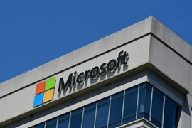 Biểu tượng Microsoft tại một tòa nhà ở Chevy Chase, Maryland, Mỹ. (Ảnh: AFP/TTXVN)