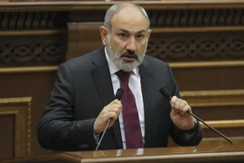 Thủ tướng Armenia Nikol Pashinyan phát biểu trước Quốc hội ở Yerevan ngày 13/9/2022. (Ảnh: AFP/TTXVN)