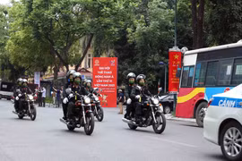 Công an Hà Nội ra quân bảo đảm an ninh, trật tự cho SEA Games 31. (Ảnh: Phạm Kiên/TTXVN)