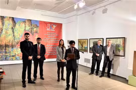 Đại sứ Việt Nam tại Ukraine Nguyễn Hồng Thạch phát biểu tại lễ khai mạc triển lãm. (Ảnh: Duy Trinh/TTXVN)