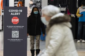 Từ 21/3, người dân tại Ontario không bắt buộc phải đeo khẩu nơi công cộng. (Ảnh: THX/TTXVN)