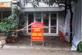 Nhà một hộ dân phường Lam Sơn, thành phố Thanh Hóa bị phong tỏa để phòng dịch COVID-19. (Ảnh: Nguyễn Nam/TTXVN)