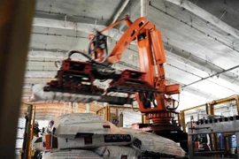 Sản phẩm phân bón của Công ty cổ phần phân bón dầu khí Cà Mau được ưu tiên phục vụ thị trường nội địa. (Ảnh: Huỳnh Anh/TTXVN)