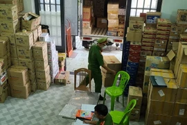 Đà Nẵng: Tạm giữ gần 4.600 bánh Trung Thu và kẹo không rõ nguồn gốc