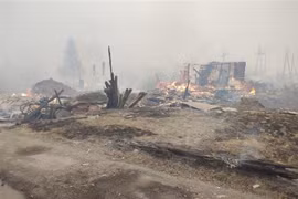 Cảnh tàn phá sau vụ cháy rừng tại Krasnoyarsk, vùng Siberia của Nga ngày 7/5/2022. (Ảnh: AFP/TTXVN)