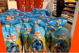 Nhiều sản phẩm chocolate thương hiệu Kinder bị thu hồi do nhiễm khuẩn salmonella. (Nguồn: newsrnd.com)