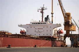 Tàu chở lúa mì của Ukraine neo đậu tại Cảng Sudan ngày 9/9/2022. (Ảnh: AFP/TTXVN)