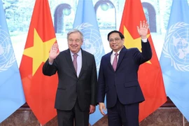Thủ tướng Phạm Minh Chính tiếp Tổng Thư ký Liên hợp quốc António Guterres. (Ảnh: Dương Giang/TTXVN)