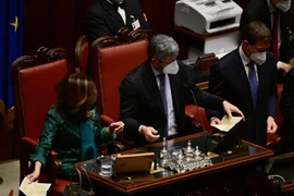 Hoạt động kiểm phiếu sau vòng bỏ phiếu thứ 2 bầu Tổng thống Italy tại Rome ngày 25/1/2022. (Ảnh: THX/TTXVN)