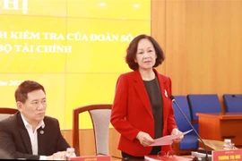 Bà Trương Thị Mai, Ủy viên Bộ Chính trị, Bí thư Trung ương Đảng, Trưởng Ban Tổ chức Trung ương, Phó Trưởng Ban Chỉ đạo Trung ương về phòng, chống tham nhũng, tiêu cực làm Trưởng đoàn phát biểu tại buổi làm việc. (Ảnh: Phương Hoa/TTXVN)