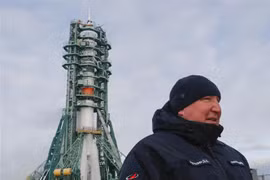 CEO tập đoàn vũ trụ Nga Roscosmos Dmitry Rogozin tại sân bay vũ Baikonur, Kazakhstan, ngày 8/12/2021. (Ảnh: AFP/ TTXVN)