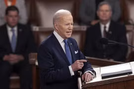 Tổng thống Mỹ Joe Biden đọc Thông điệp Liên bang 2022 tại phiên họp lưỡng viện Quốc hội ở Washington, DC, ngày 1/3/2022. (Ảnh: AFP/TTXVN)