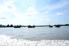 Cầu Gành Hào thuộc dự án cầu qua sông Ông Đốc nối huyện Đầm Dơi, tỉnh Cà Mau với huyện Đông Hải, tỉnh Bạc Liêu. (Nguồn: baochinhphu.vn) 