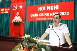 Chuẩn Đô đốc Ngô Văn Thuân quán triệt nghị quyết của Đảng ủy Vùng về lãnh đạo thực hiện nhiệm vụ năm 2023. (Ảnh: TTXVN phát)