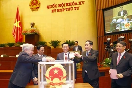 Thủ tướng Phạm Minh Chính và Chủ tịch Quốc hội Vương Đình Huệ và các đồng chí lãnh đạo Đảng, Nhà nước bỏ phiếu bầu Tổng Kiểm toán nhà nước nhiệm kỳ 2021-2026; phê chuẩn bổ nhiệm nhân sự Bộ trưởng Bộ Y tế và Bộ trưởng Bộ Giao thông vận tải nhiệm kỳ 2021-20