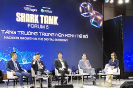 Các chuyên gia, doanh nghiệp tham gia phiên thảo luận tại Shark Tank Forum 2022. (Ảnh: Mỹ Phương/TTXVN)