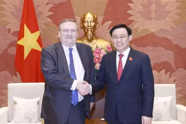 Chủ tịch Quốc hội Vương Đình Huệ tiếp Đại sứ Hungary tại Việt Nam Ory Csaba tại Nhà Quốc hội ngày 31/5/2022. (Ảnh: Doãn Tấn/TTXVN)
