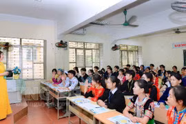 Cô và trò Trường Phổ thông Vùng cao Việt Bắc trong tiết học bộ môn tiếng Anh. (Nguồn: thainguyen.gov.vn)