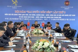 Quang cảnh cuộc hội đàm tại Cục Hải quan tỉnh Lạng Sơn. (Ảnh: Quang Duy/TTXVN)