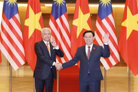 Chủ tịch Quốc hội Vương Đình Huệ tiếp Thủ tướng Malaysia Dato’ Sri Ismail Sabri bin Yaakob. (Ảnh: Doãn Tấn/TTXVN)