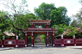 Trường Quốc Học luôn tự hào đã góp phần bồi đắp nên một nhân cách lớn, một bản lĩnh lớn, một lãnh tụ thiên tài cho dân tộc- Chủ tịch Hồ Chí Minh kính yêu. (Ảnh: Tường Vi/TTXVN)
