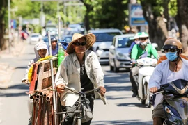 Các tỉnh Bắc Bộ và Bắc Trung Bộ chuyển nắng nóng. (Ảnh: Lê Minh Sơn/Vietnam+)