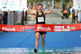 Vận động viên Đỗ Quốc Luật vô địch lần thứ 8 liên tiếp cự ly 10km. (Nguồn: hanoimoi.vn)