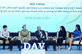 Tổng Thư ký LHQ António Guterres đối thoại với đại diện thanh niên, sinh viên Học viện Ngoại giao. (Ảnh: Minh Đức/TTXVN)
