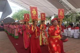 Trình diễn lễ tế Nam Dược Thánh Nhân. (Ảnh: Tiến Vĩnh/TTXVN)