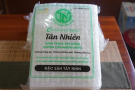 Sản phẩm bánh tráng siêu mỏng vừa được công nhận đạt OCOP 5 sao của Công ty TNHH Tân Nhiên, xã Trường Đông, thị xã Hòa Thành, tỉnh Tây Ninh. (Ảnh: Thanh Tân/TTXVN)